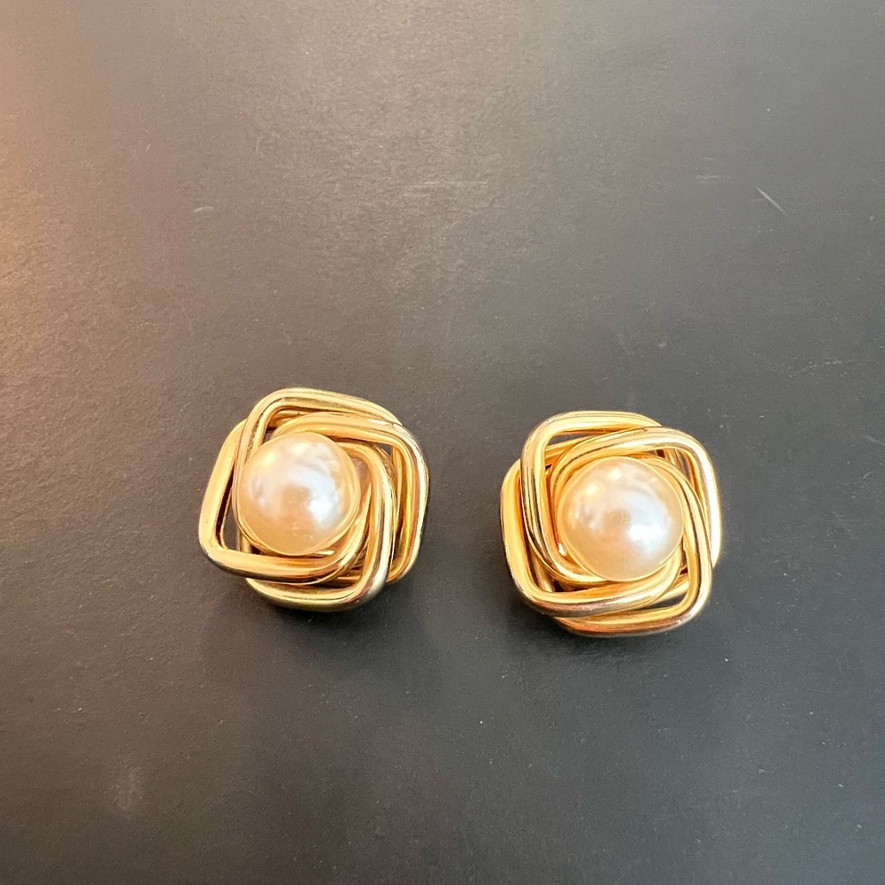 Vintage Gold Peal Clip On Earrings